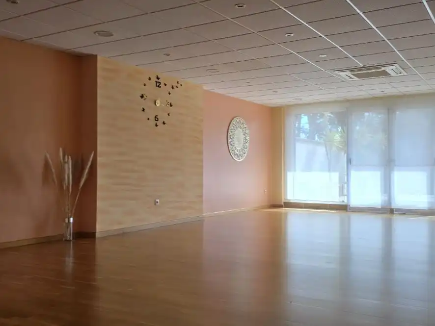 Business premises to rent in Carrer Castell de Tona 22, imagen 8
