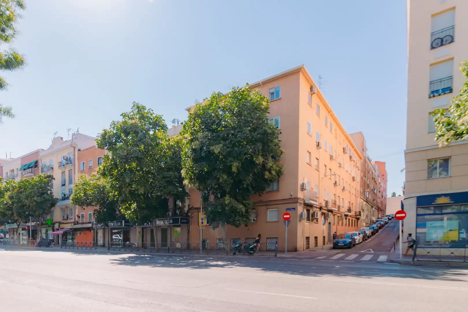 Vista exterior de Pis en venda en Madrid amb Calefacció