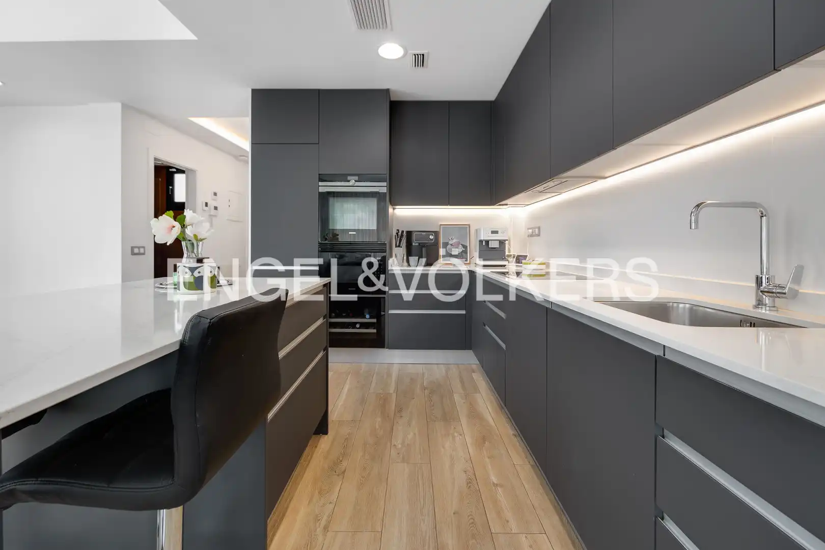 Cocina de Casa o chalet en venta en Torrevieja con Aire acondicionado, Calefacción y Jardín privado