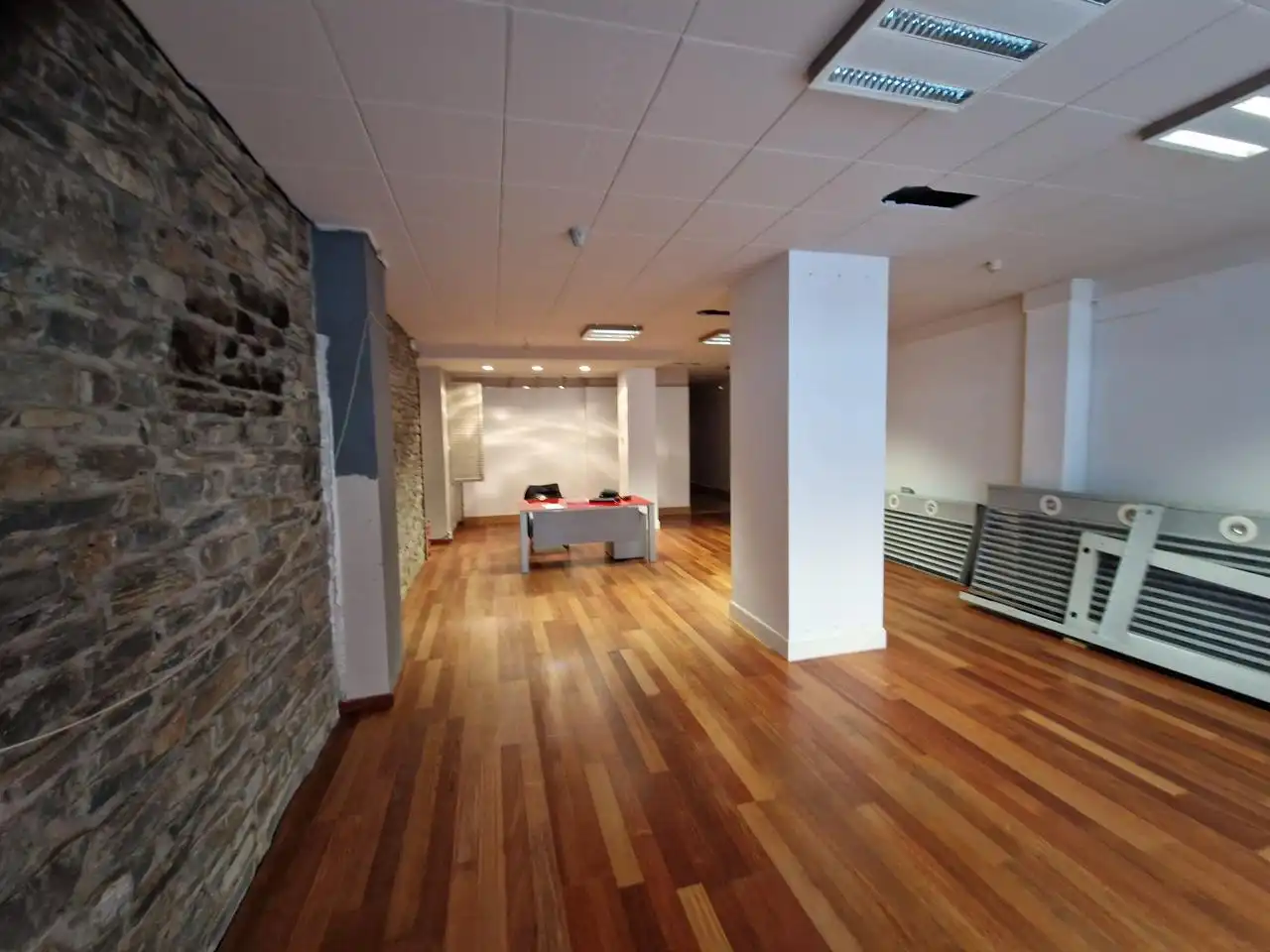 Local comercial en venda a Carrer dels Caputxins, imagen 4