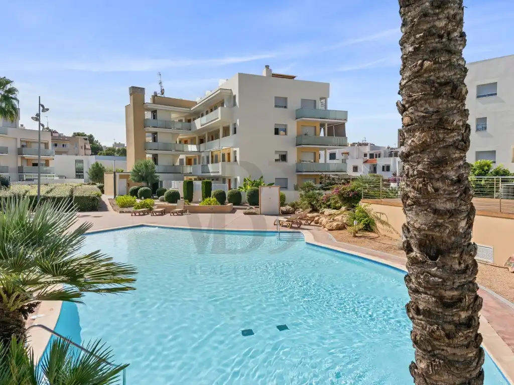 Apartament amb piscina en venda a Sant Agustí-Cala de Bou, imagen 6