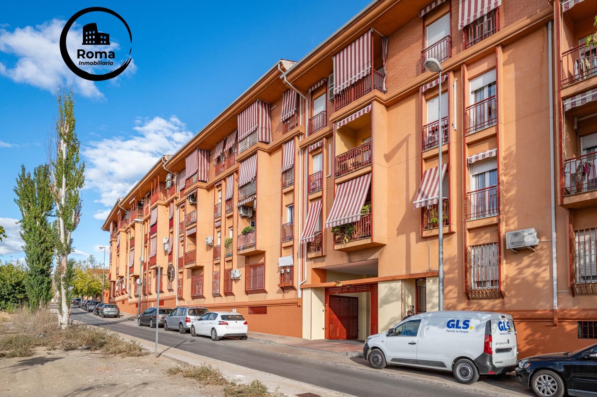 Exterior view of Flat for sale in  Granada Capital  with Heating and Balcony
