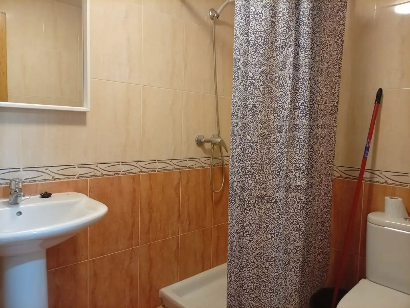 Baño de Piso en venta en Arroyo de la Encomienda con Calefacción, Parquet y Trastero