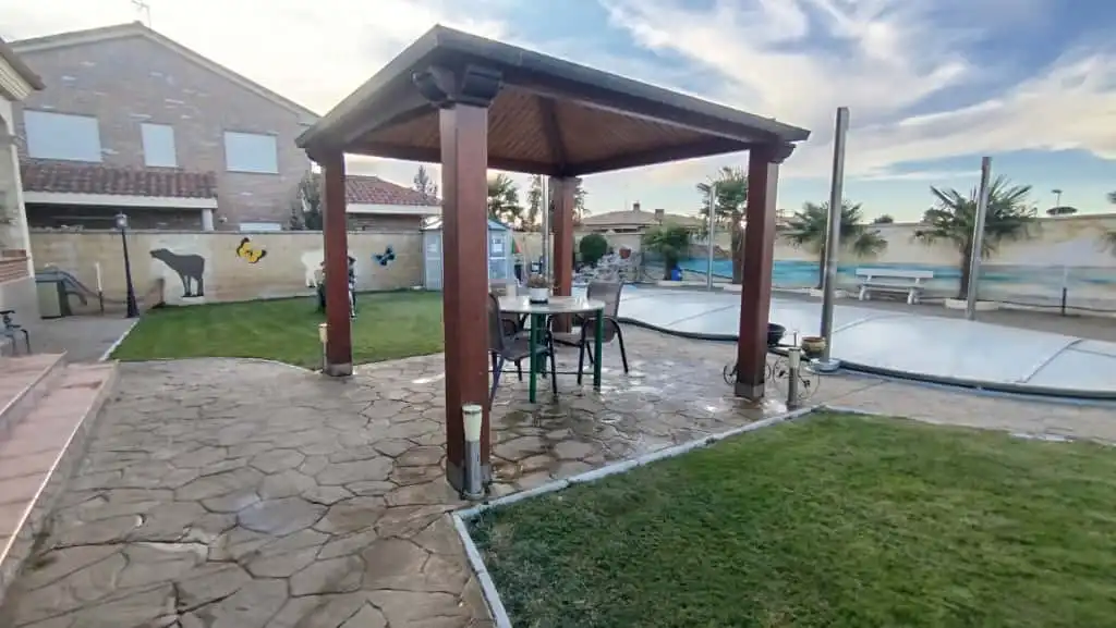 Terrassa de Casa o xalet en venda en Villamayor amb Calefacció, Jardí privat i Terrassa