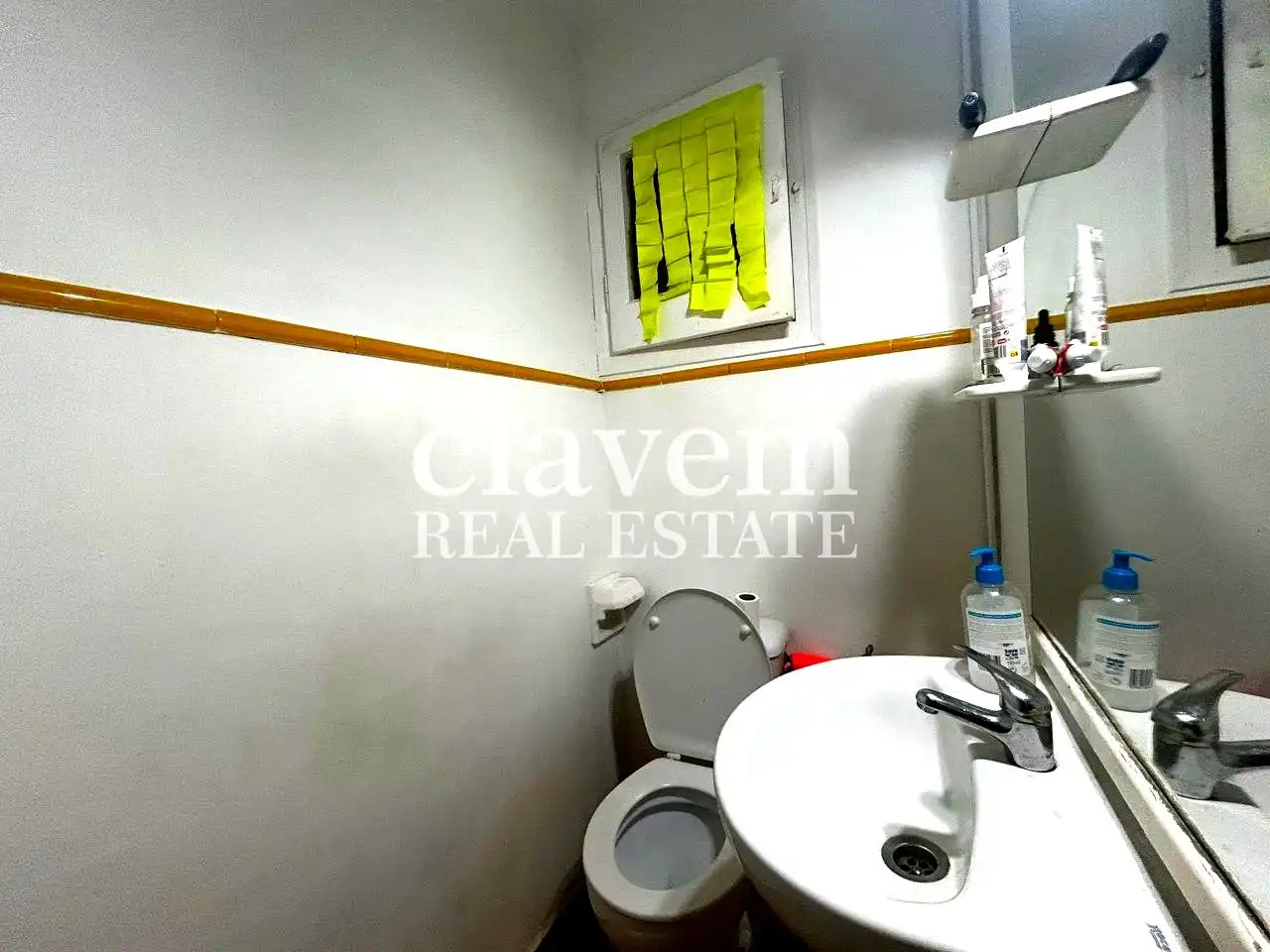 Badezimmer von Gebäude zum Verkauf in Barcelona
