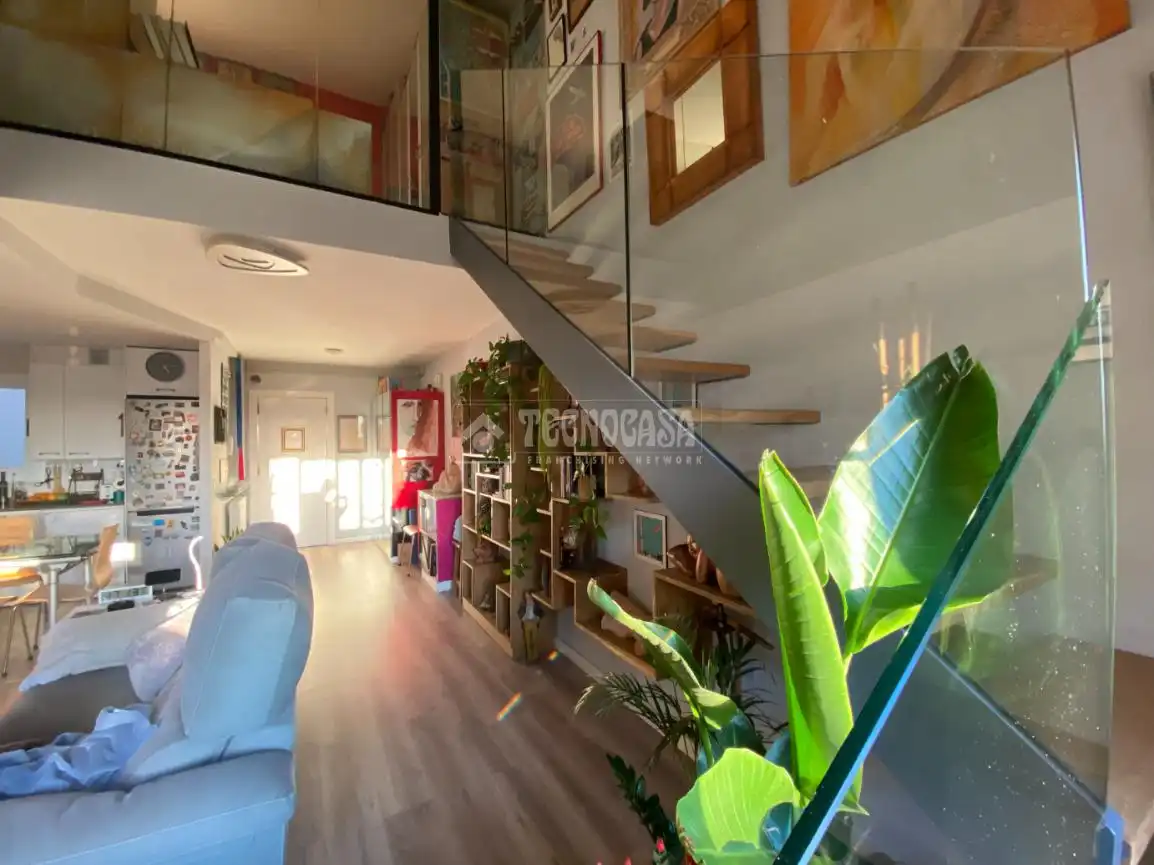 Maisonette zum Verkauf in Barcelona mit Klimaanlage und Terrasse