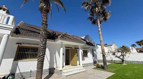 Foto 2 de Casa o chalet de alquiler en La Zenia, Orihuela