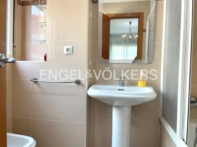 Bathroom of Flat for rent in Sagunto / Sagunt  with Air Conditioner, Heating and Furnished
