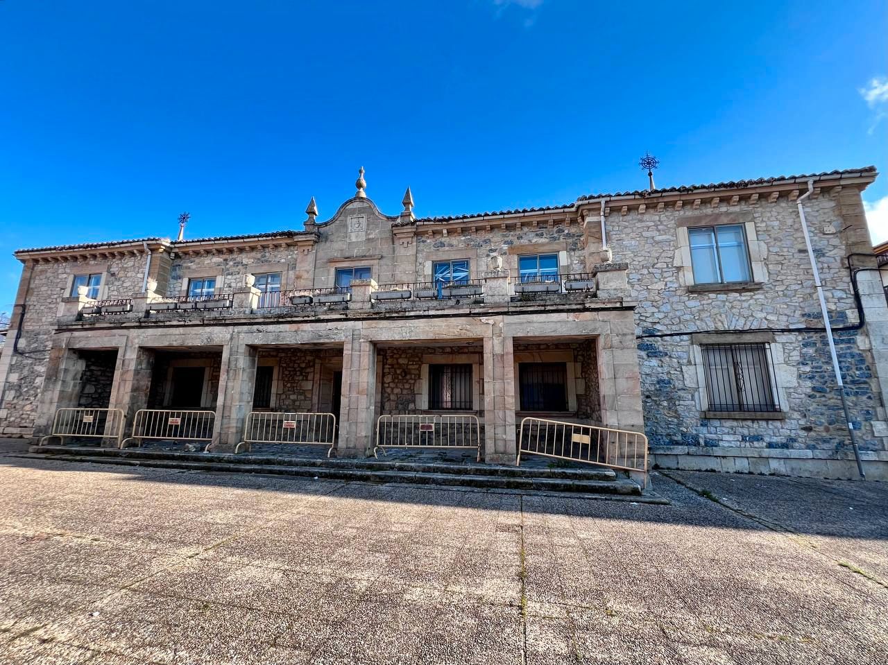 Exterior view of Building for sale in Cervera de Pisuerga