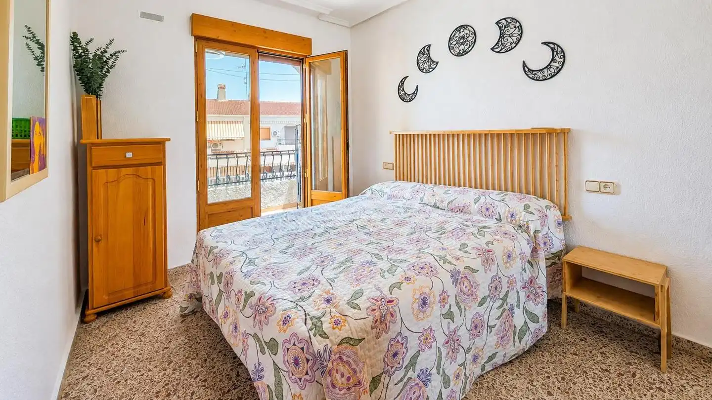Habitación de Casa adosada en venta en Santa Pola con Aire acondicionado, Terraza y Amueblado