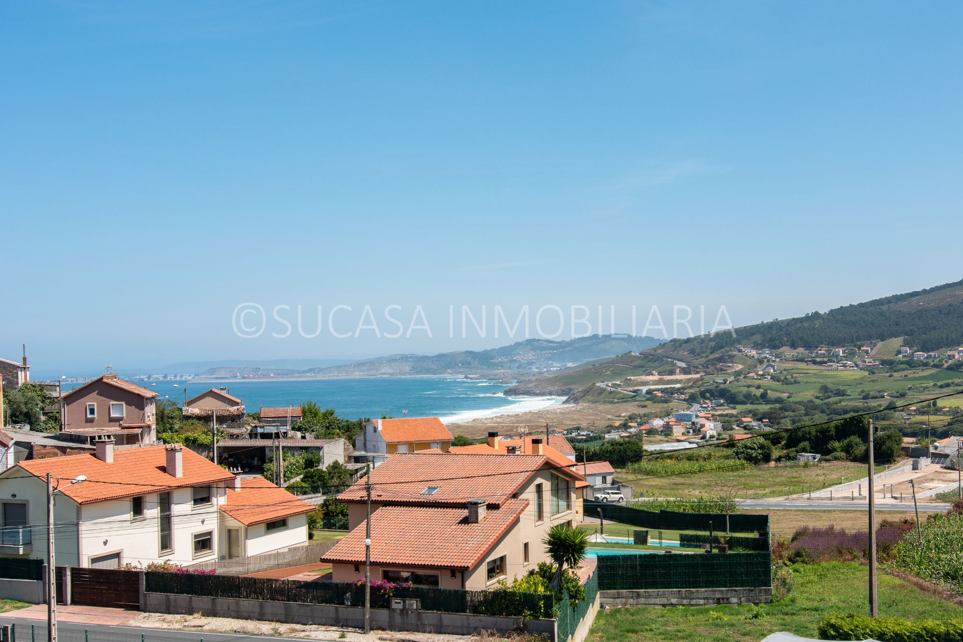 Vista exterior de Casa o xalet de lloguer en Arteixo amb Calefacció, Jardí privat i Parquet