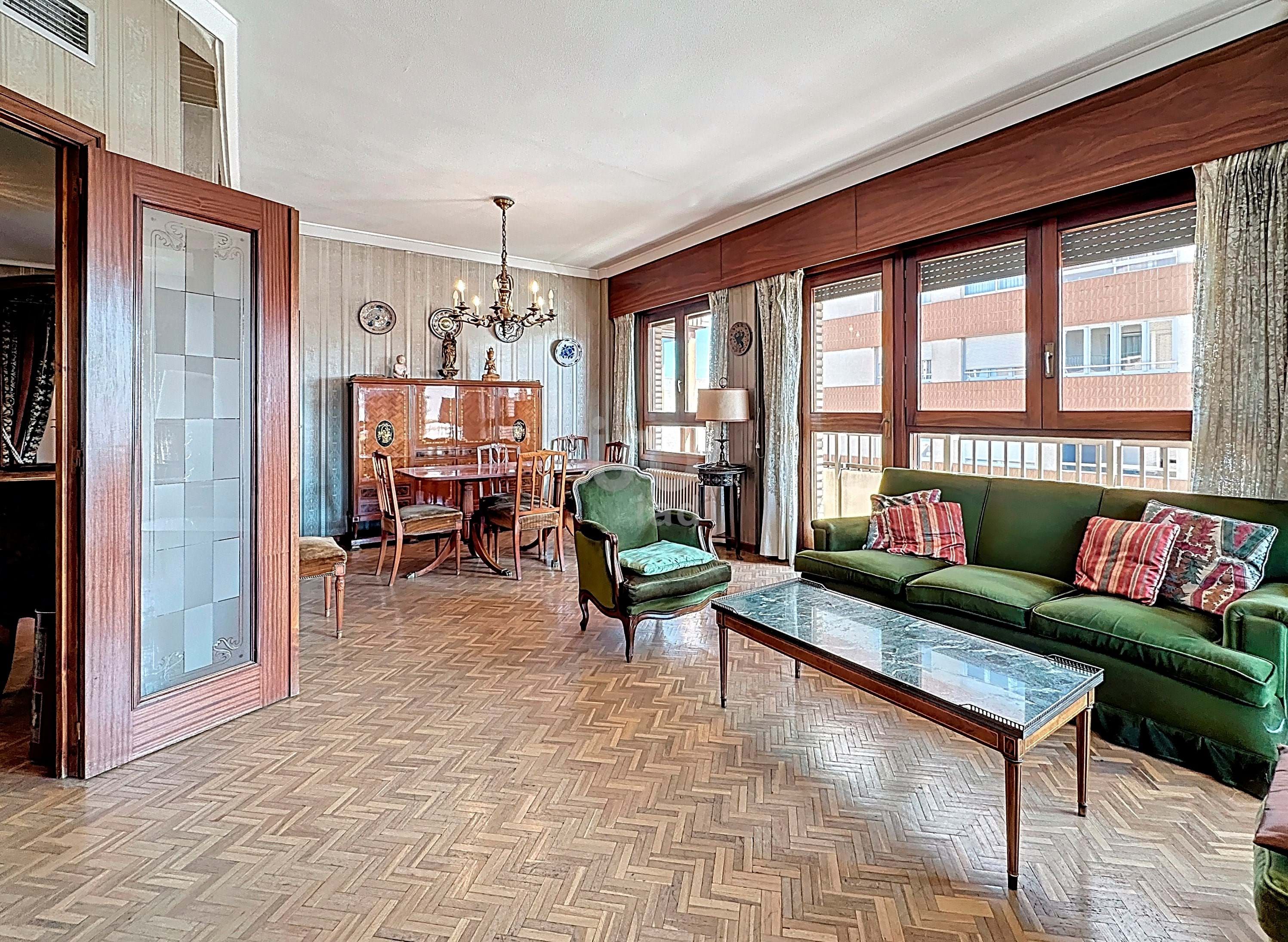 Living room of Flat for sale in  Zaragoza Capital  with Heating and Terrace