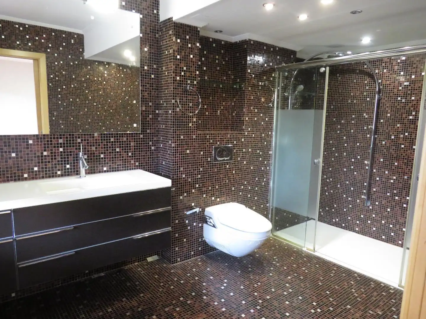 Baño de Casa adosada de alquiler en Zaragoza con Terraza, Trastero y Piscina