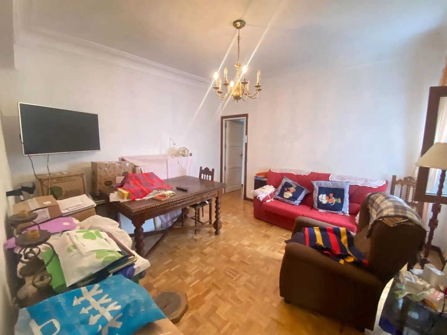 Sala d'estar de Pis en venda en Madrid amb Calefacció, Parquet i Terrassa
