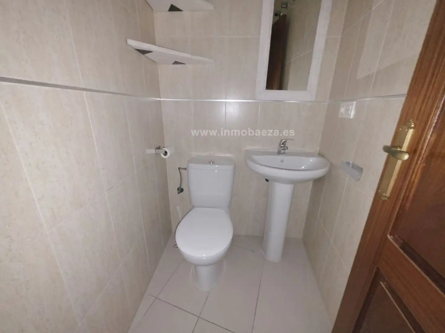 Bathroom of Duplexes for sale in Baeza  with Air Conditioner, Heating and Furnished