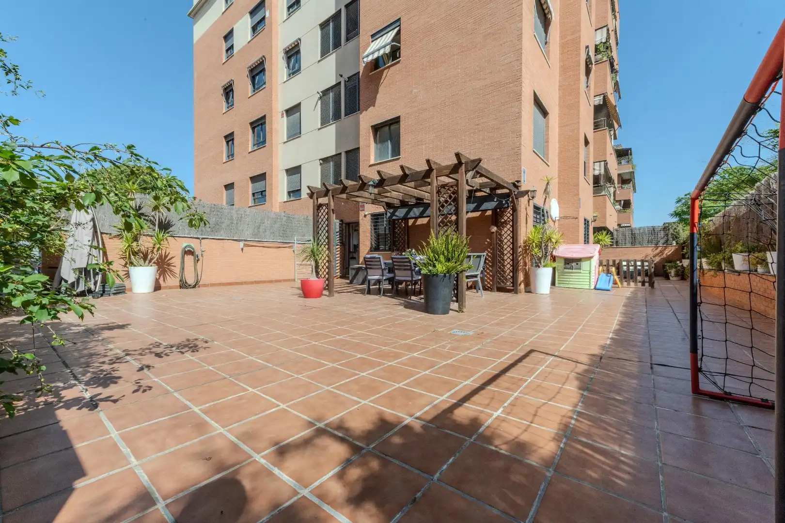 Terrasse von Erdgeschoss zum Verkauf in Sabadell mit Klimaanlage, Heizung und Privatgarten