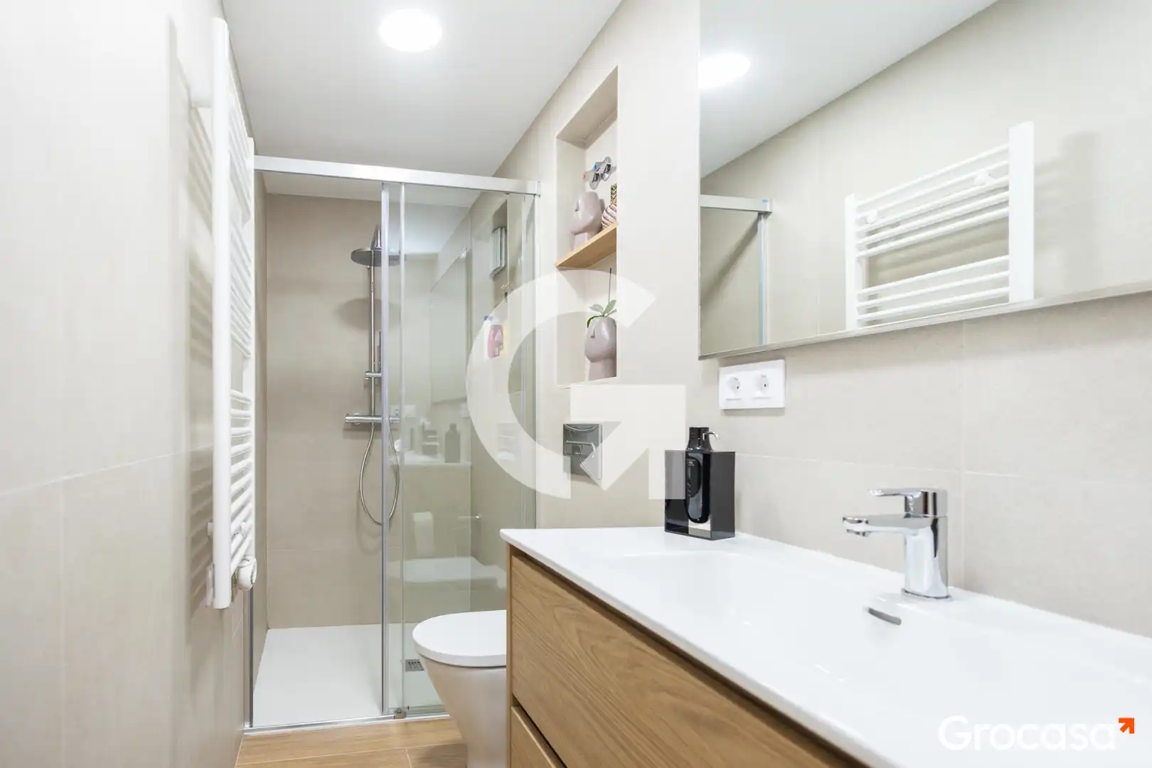 Bathroom of Flat for sale in Barcelona  with Air Conditioner, Heating and Furnished