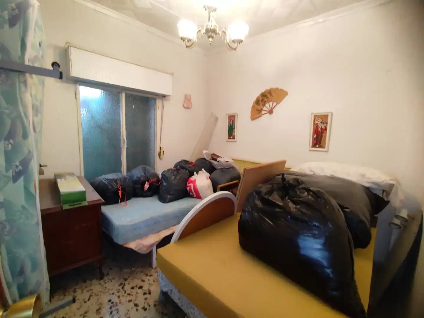 Dormitori de Casa adosada en venda en Elda amb Traster i Moblat