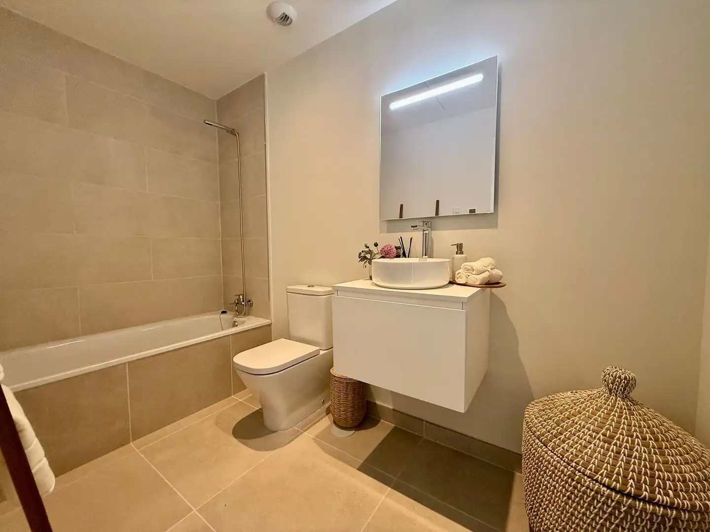 Bathroom of Houses for sale in Benalmádena