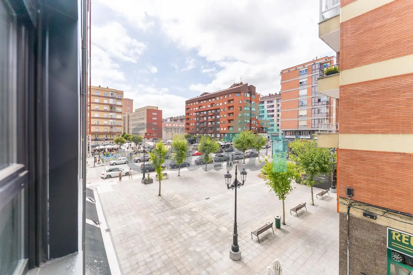 Vista exterior de Estudi de lloguer en Oviedo  amb Calefacció i Moblat