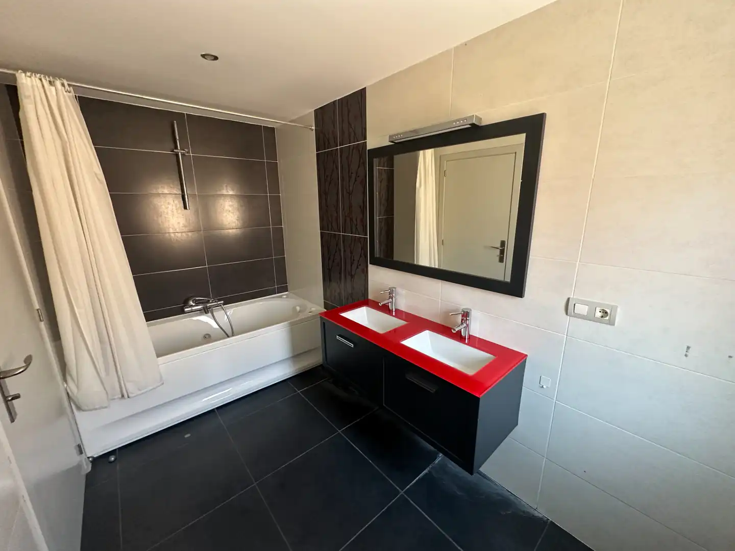 Baño de Casa o chalet en venta en Alicante / Alacant con Aire acondicionado, Jardín privado y Terraza