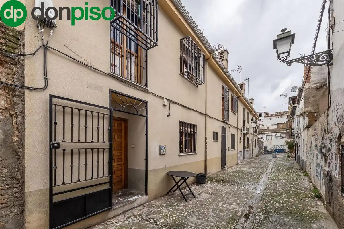 Vista exterior de Casa o xalet en venda en Granada amb Aire condicionat, Calefacció i Terrassa