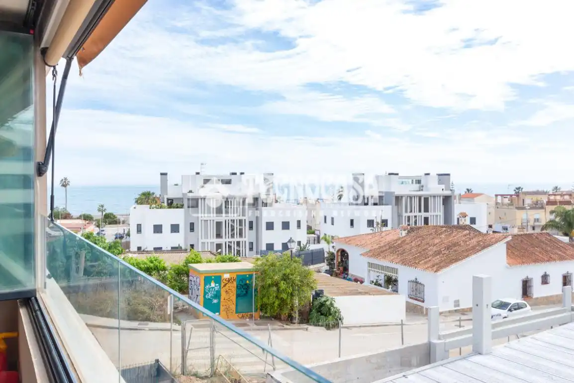 Vista exterior de Pis en venda en Vélez-Málaga amb Aire condicionat, Terrassa i Piscina comunitària