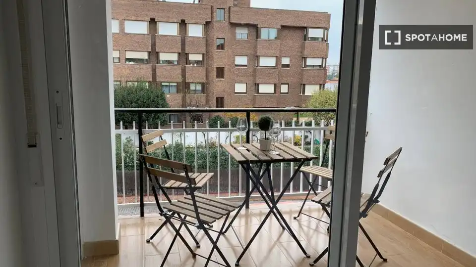 Terrassa de Pis de lloguer en Madrid amb Aire condicionat, Calefacció i Moblat