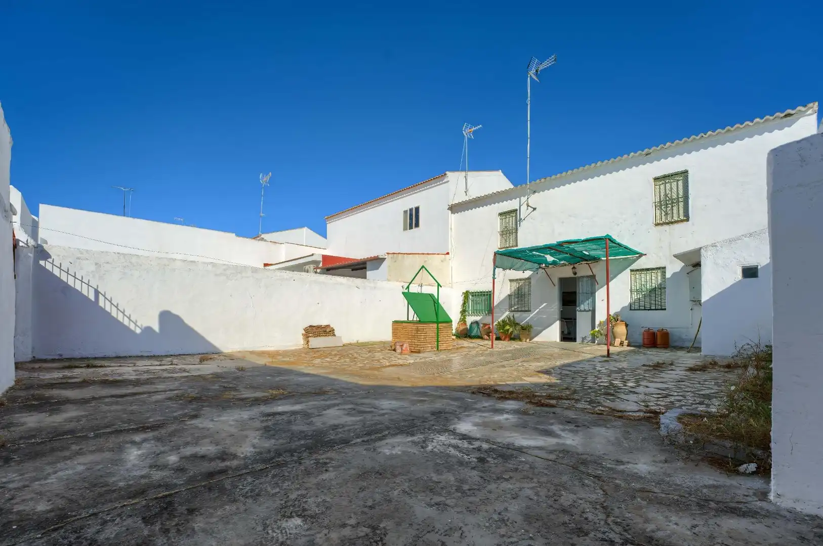 Vista exterior de Casa o xalet en venda en Aznalcázar amb Jardí privat
