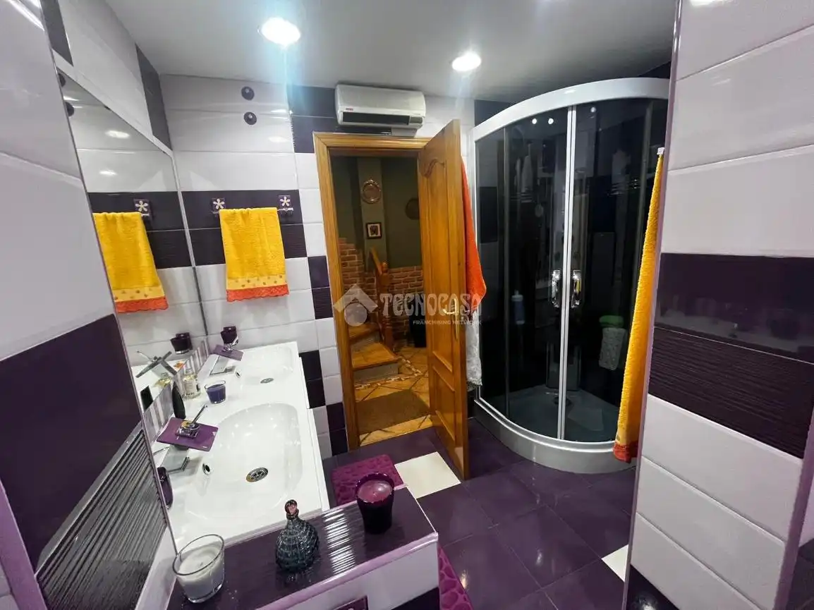 Bathroom of Detached homes for sale in Madrid  with Air Conditioner, Heating and Private garden