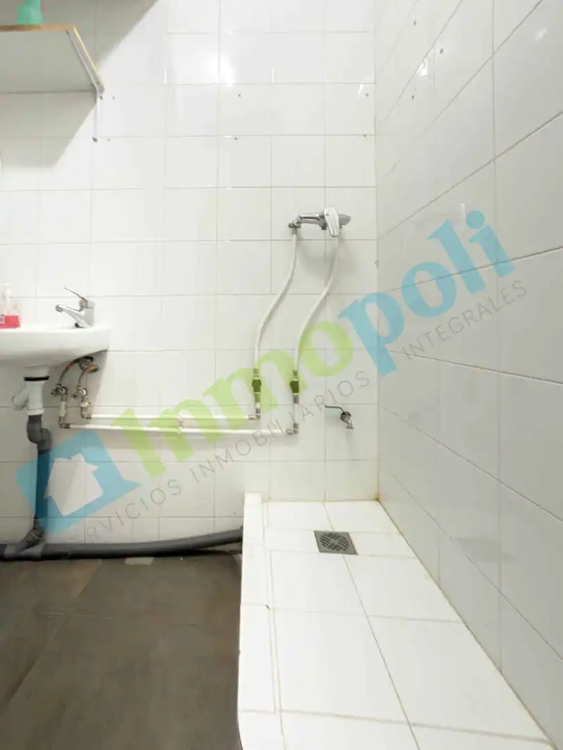 Bathroom of Industrial buildings for rent in Badajoz