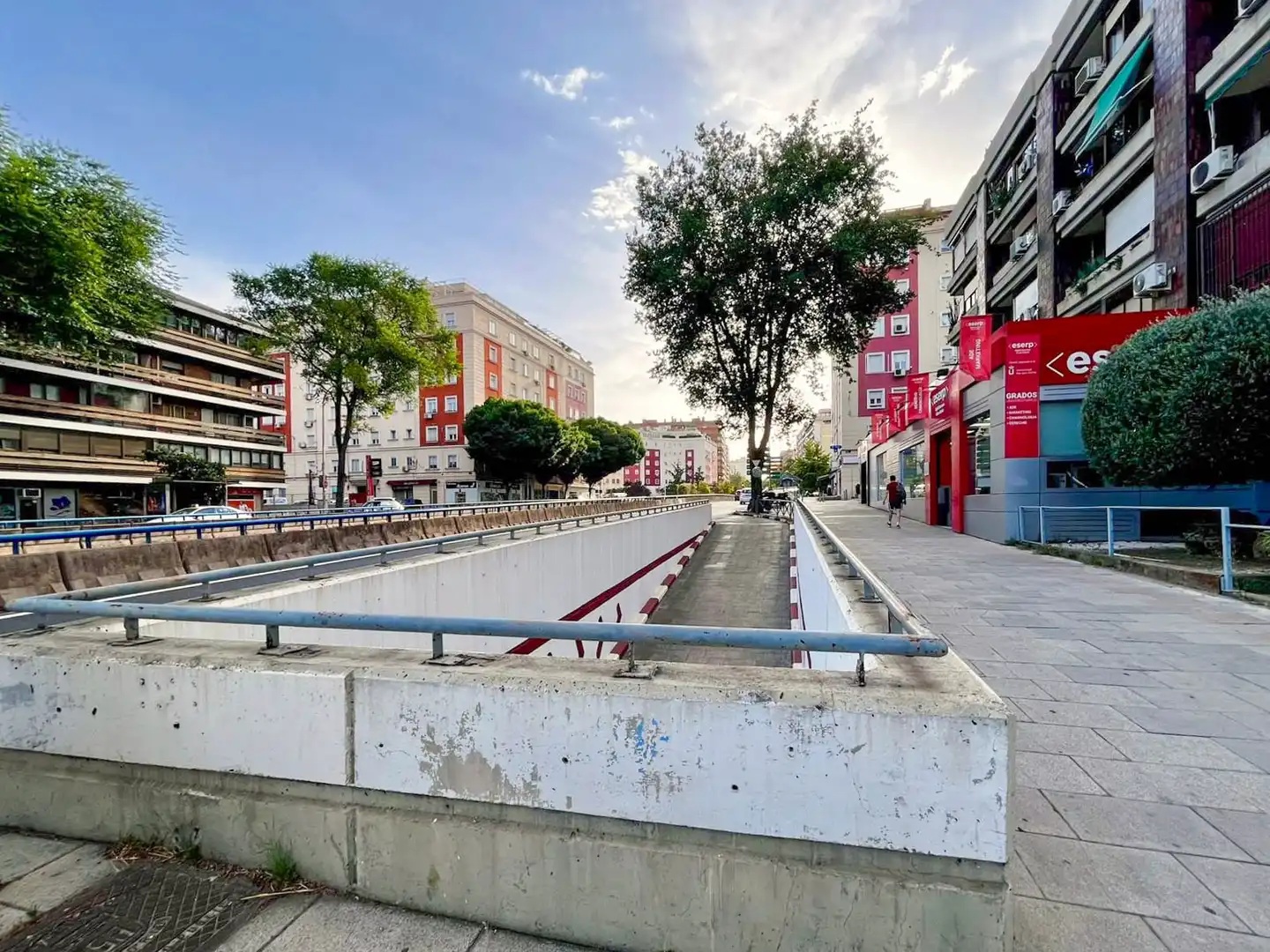 Exterior view of Garage for sale in Madrid