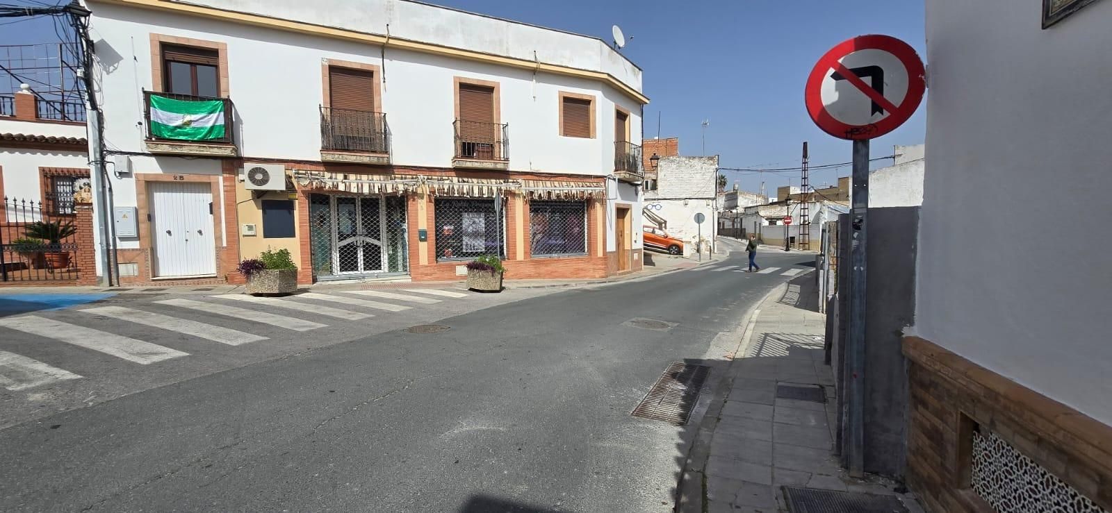 Vista exterior de Casa adosada en venda en Palomares del Río