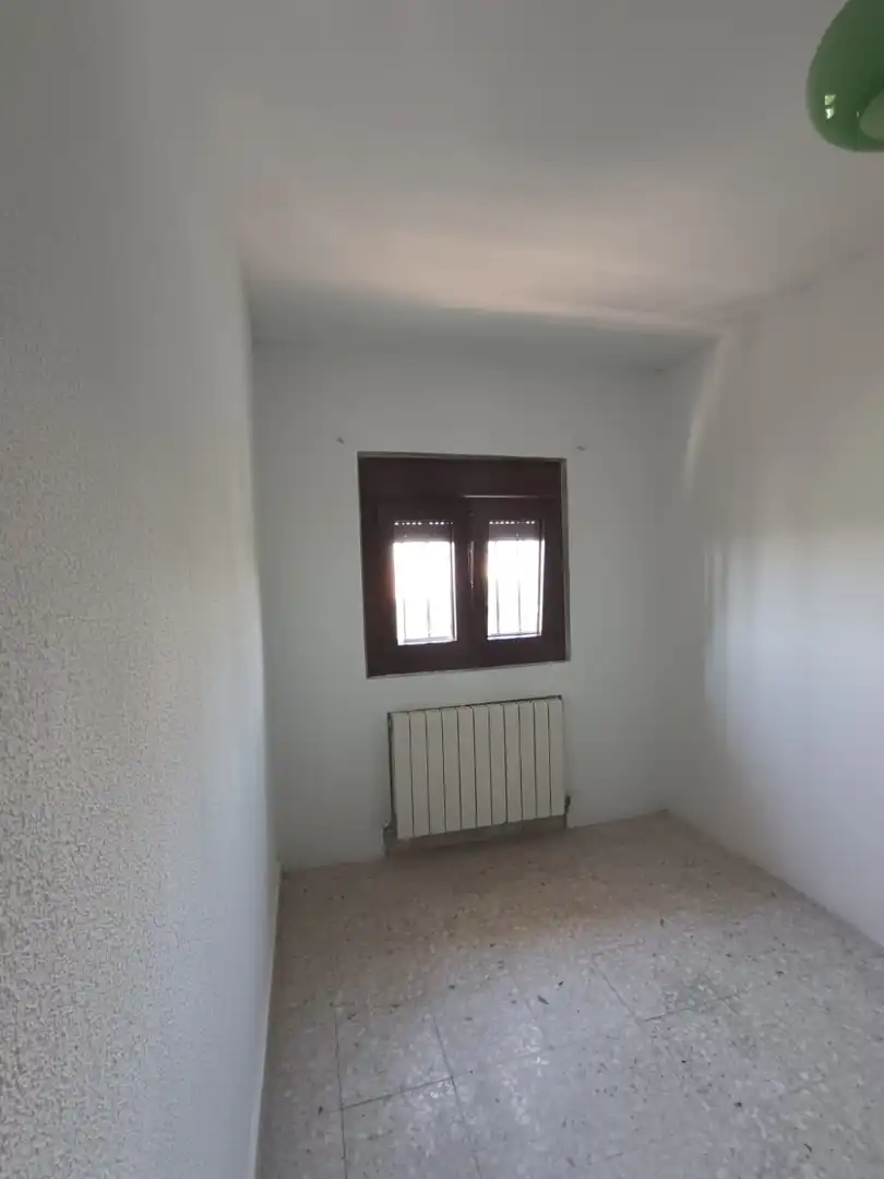 Wohnung zur Miete in Cervera de Buitrago mit Heizung, Terrasse und Möbliert