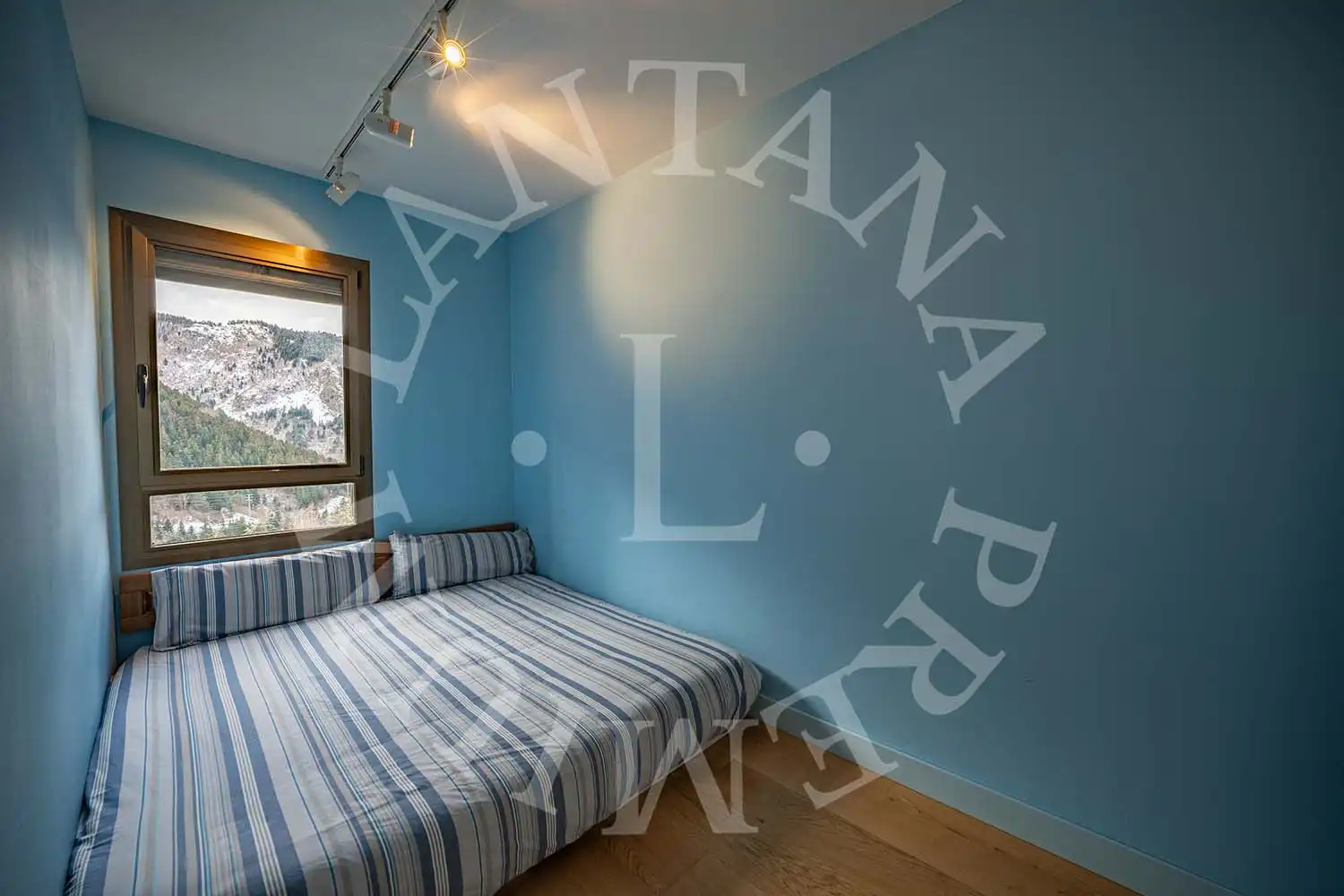 Habitación de Apartamento en venta en Naut Aran con Calefacción, Parquet y Amueblado