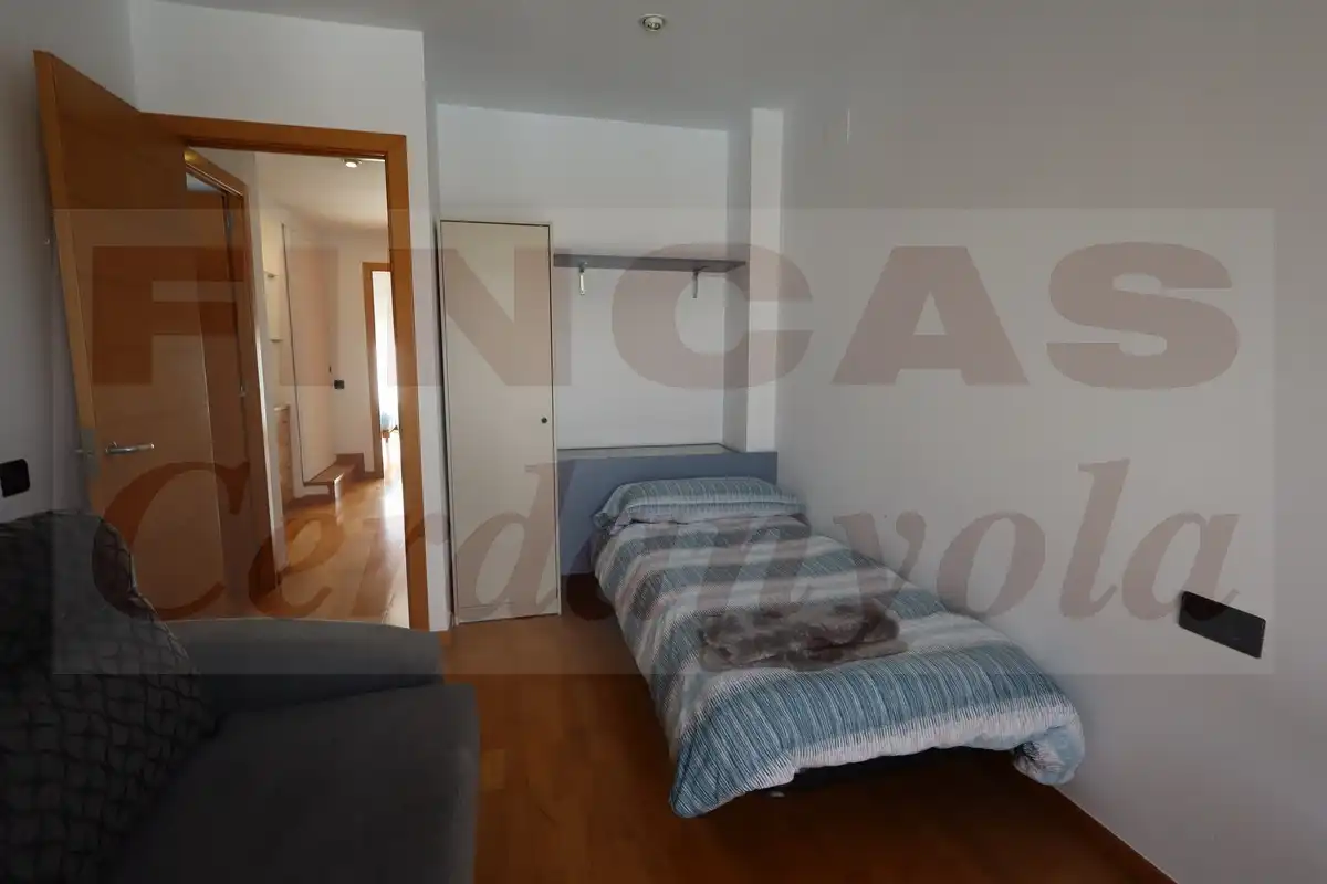 Dormitori de Casa adosada en venda en Cerdanyola del Vallès amb Aire condicionat, Calefacció i Terrassa