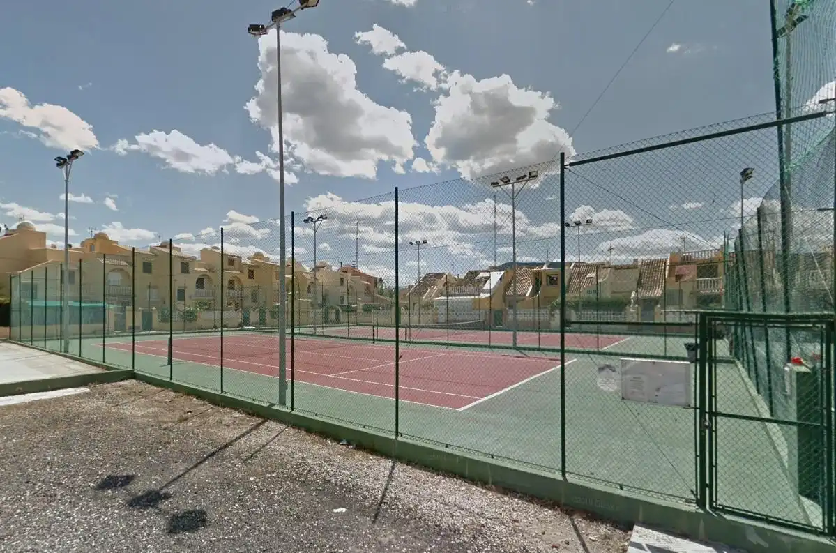 Vista exterior de Casa adosada en venda en Tavernes de la Valldigna amb Aire condicionat, Calefacció i Terrassa
