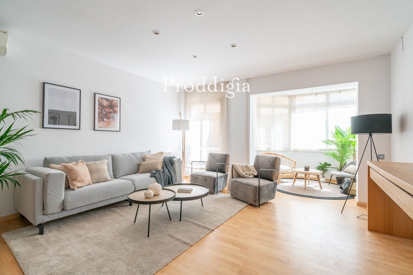 Living room of Flat to rent in  Barcelona Capital  with Air Conditioner, Heating and Parquet flooring