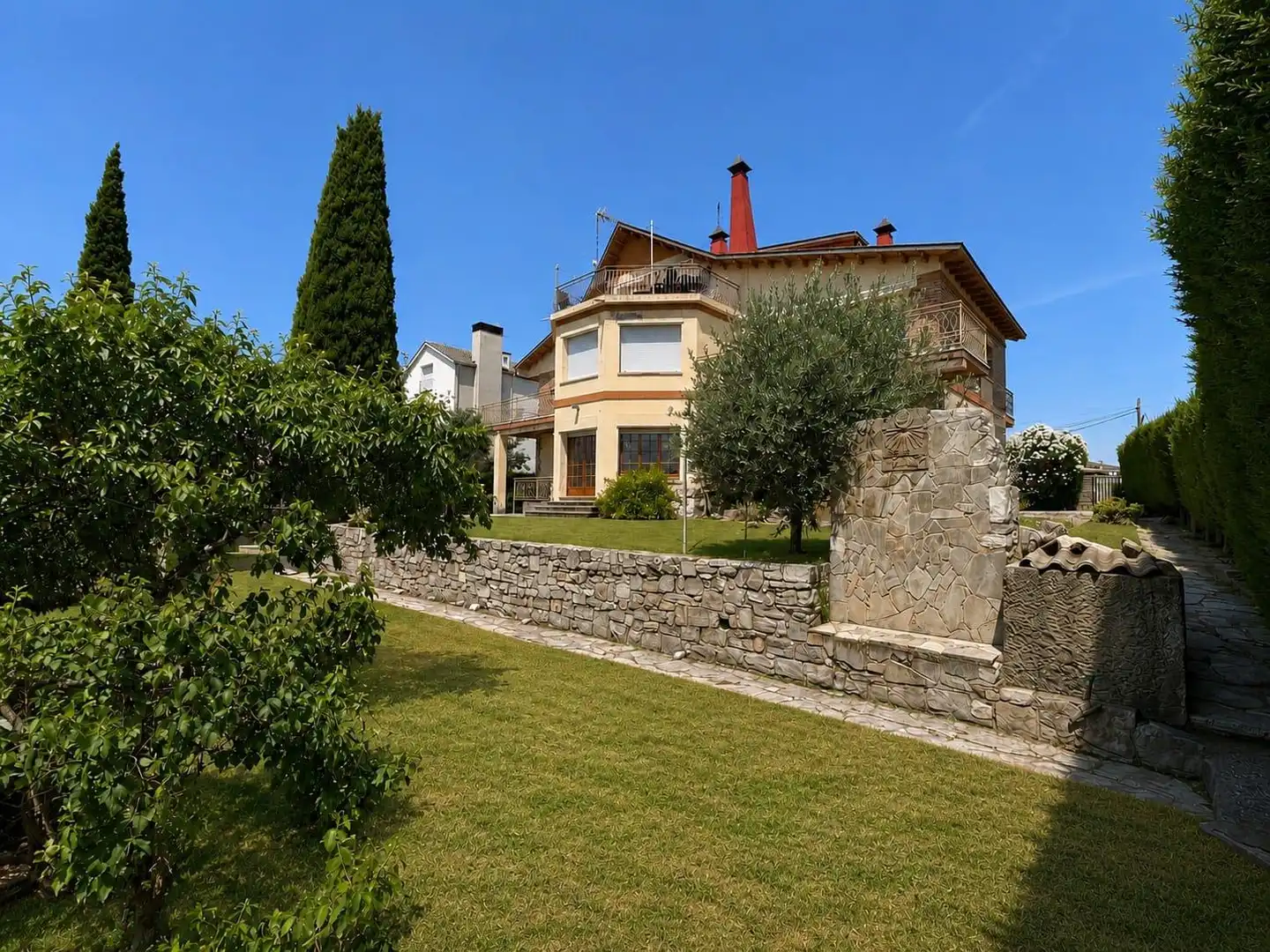 Vista exterior de Casa o xalet en venda en Cervera amb Calefacció, Jardí privat i Terrassa