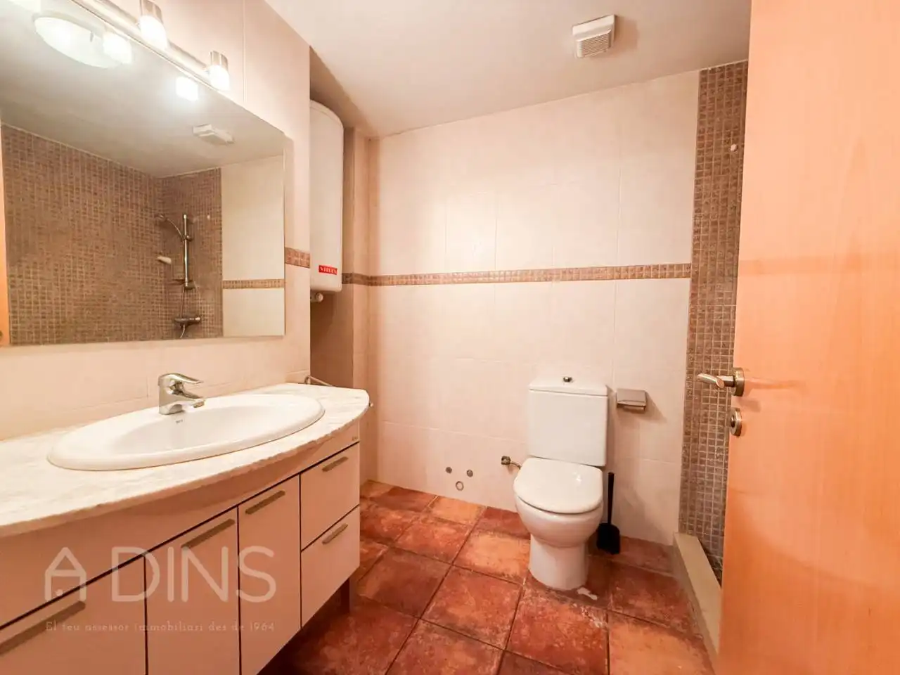 Baño de Piso en venta en Sant Feliu de Codines con Calefacción, Trastero y Balcón