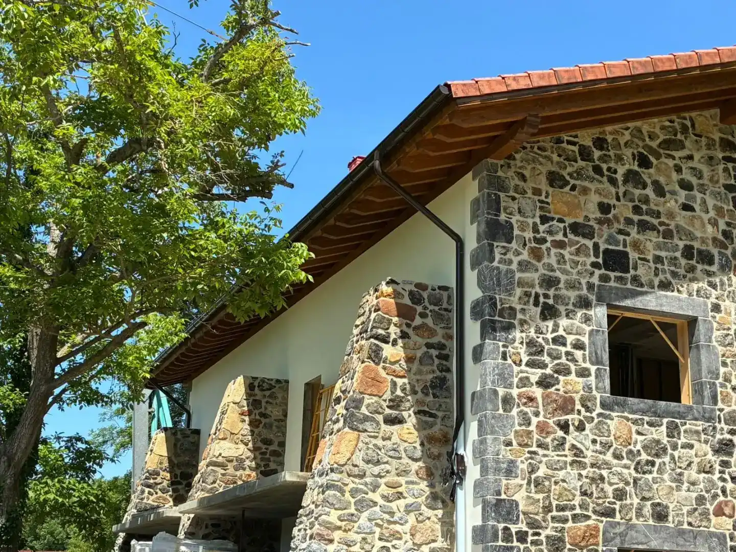 Vista exterior de Pis en venda en Oiartzun amb Balcó
