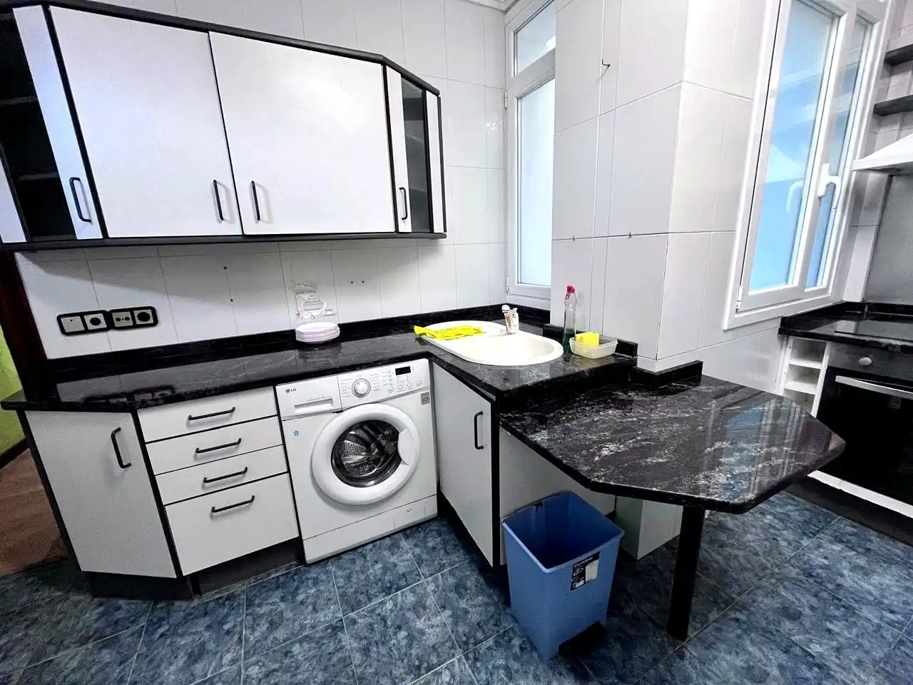 Cocina de Piso en venta en Vitoria - Gasteiz con Calefacción, Trastero y Amueblado