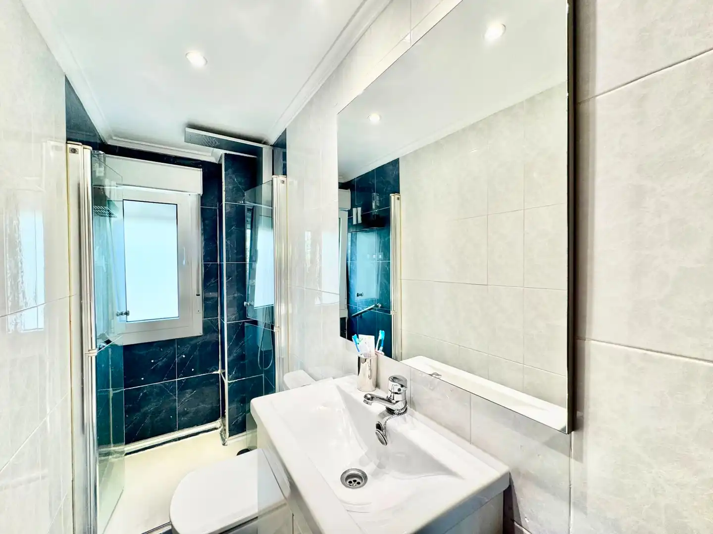 Bathroom of Flat for sale in Vitoria - Gasteiz  with Terrace and Storage room