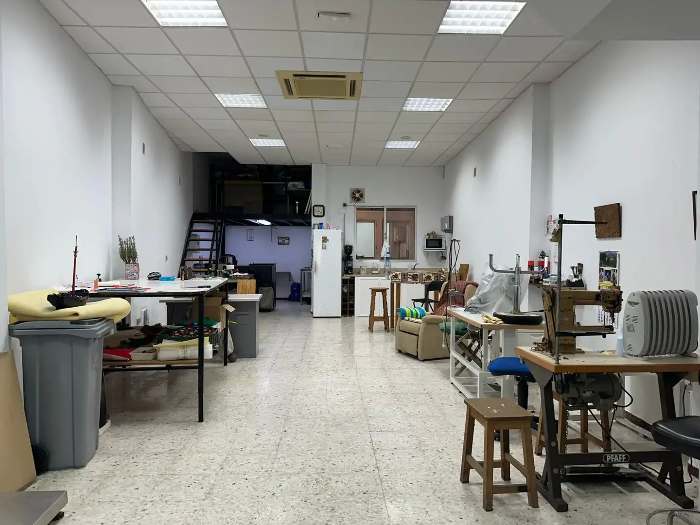 Local en venta en Ubrique con Aire acondicionado