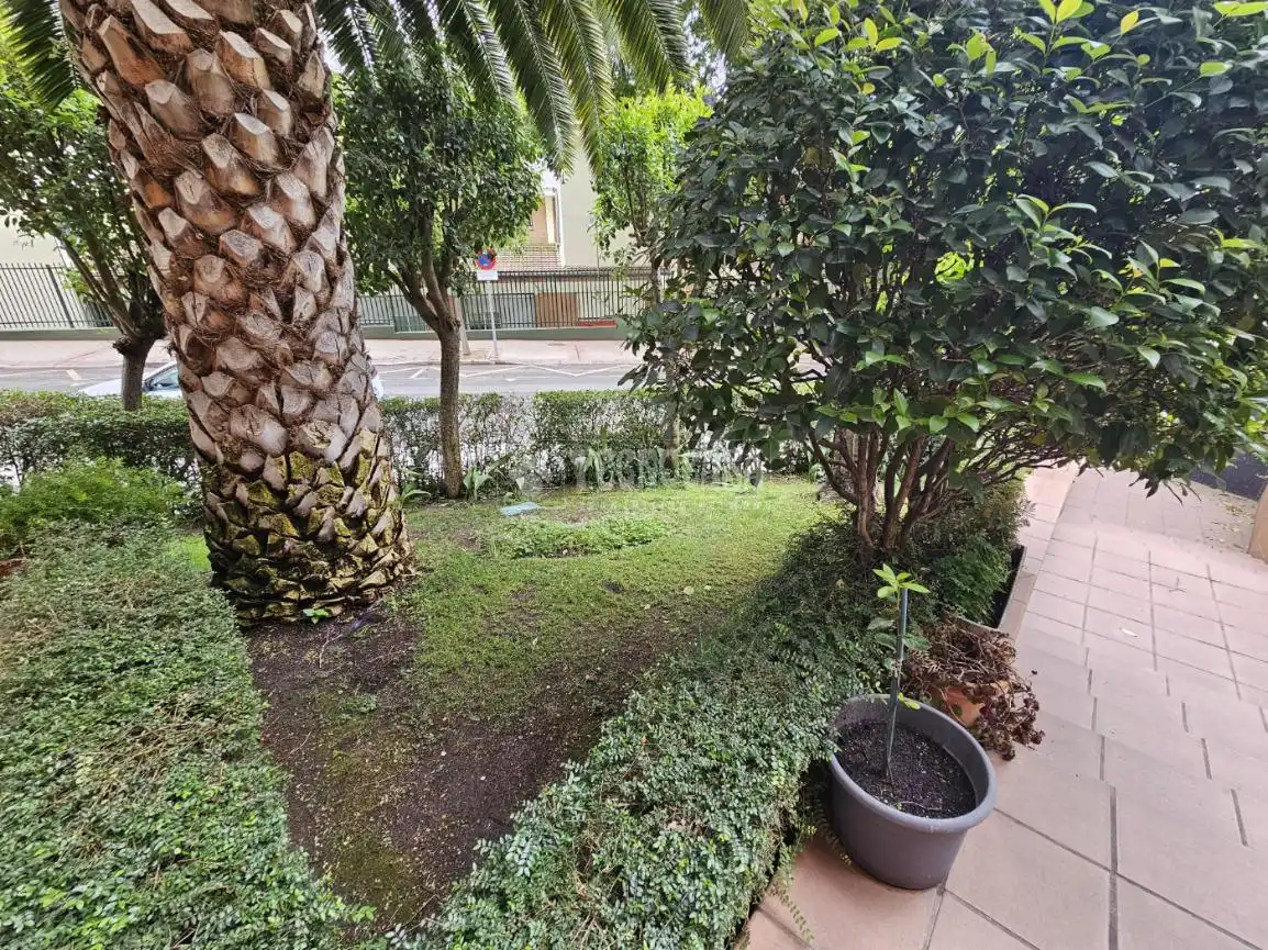 Jardín de Local en venta en Madrid con Aire acondicionado, Calefacción y Terraza