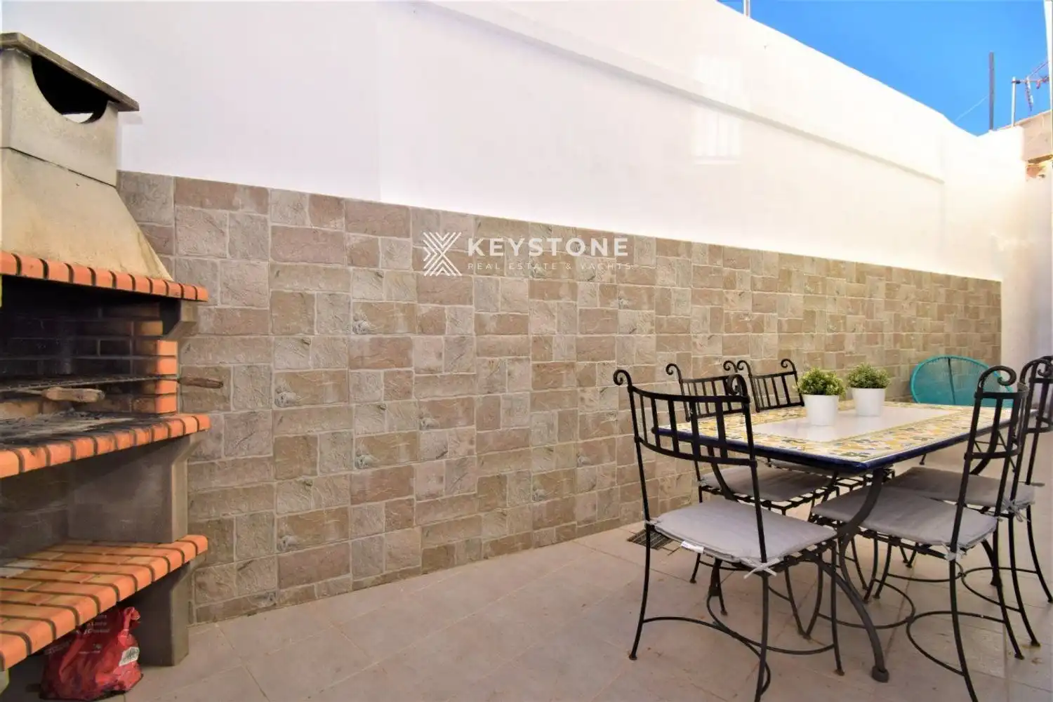 Flat with lift to rent in CAN XADO