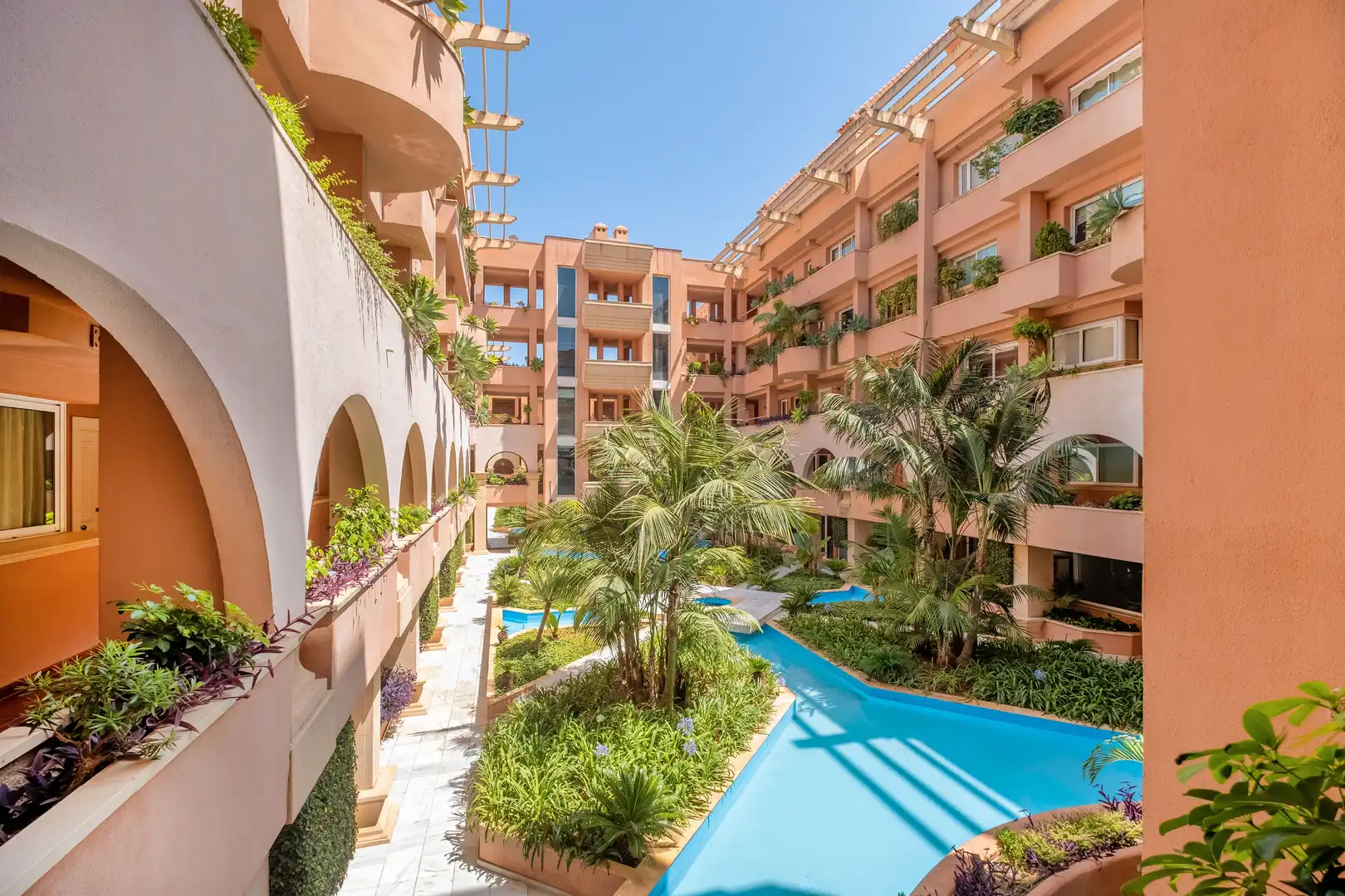 Vista exterior de Apartamento en venta en Marbella