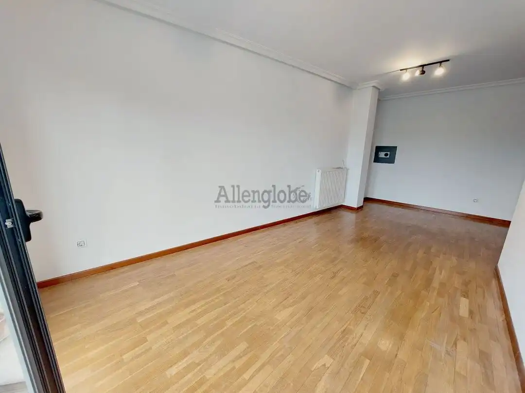 Flat for rent in Oviedo   with Heating, Storage room and Oven