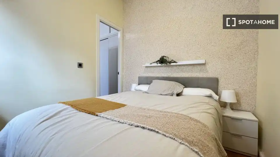 Habitación de Piso de alquiler en Madrid con Aire acondicionado, Calefacción y Amueblado