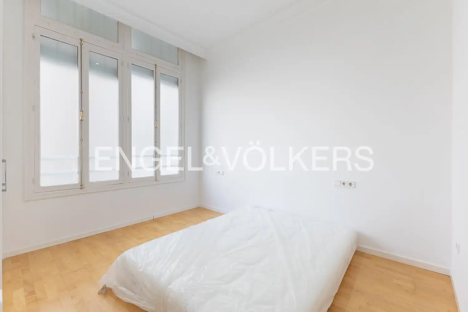 Bedroom of Flat for rent in Valencia  with Air Conditioner, Heating and Parquet flooring